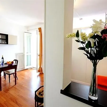 Sleeps 2 Air Con