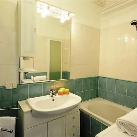 Sleeps 2 Air Con *