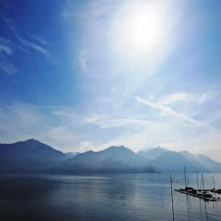 Sleeps 2 Air Con Menaggio